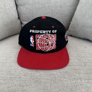 Vintage 90's Proplayer Chicago Bulls Snapback Hat NBA Eastern Conference Goat